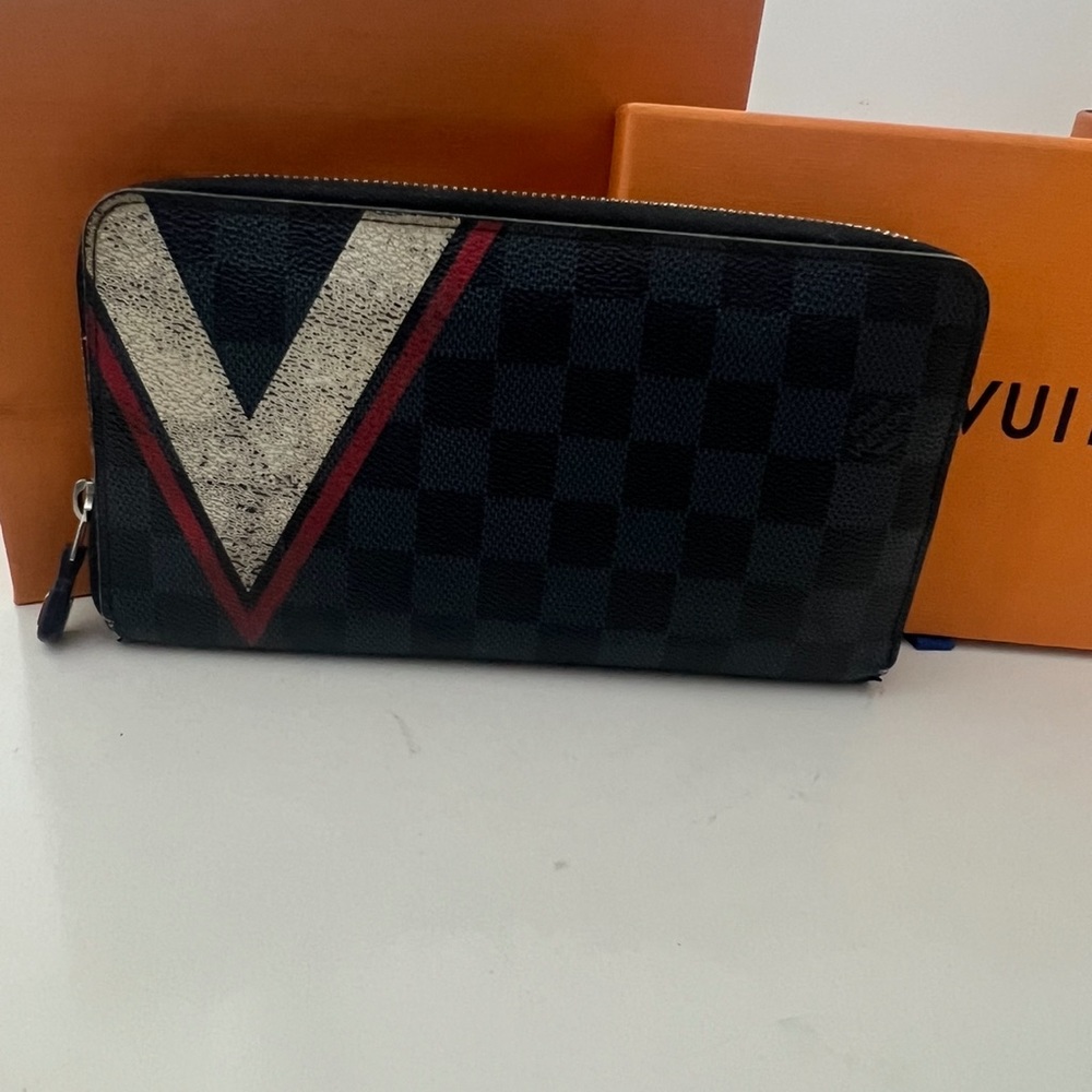 Louis Vuitton collector piece 2017 America cup zippy wallet co